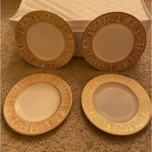 Wedgwood Gold Florentine 6” Bread Plates.